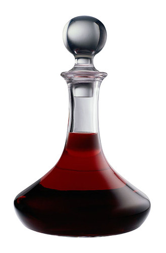 wine decanter, getty image AA020966 (RF)