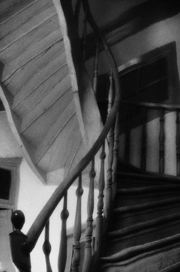 twisting staircase, getty image  LS019840 (RF)